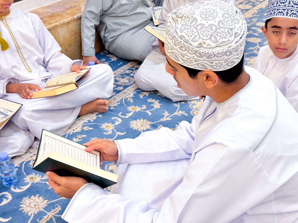 الحُفّاظ… قلوب اختارها الله لحمل كتابه